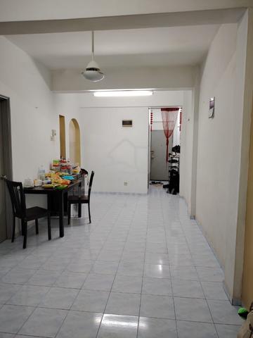 Putra Raya Apartment 1