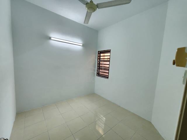 Perak Batu Gajah Partially Furnished 1-Storey Terraced House For Rent 1