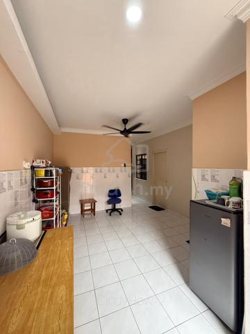 WALKING DISTANCE TO JONKER Ground Floor Town House Kota Laksamana 1