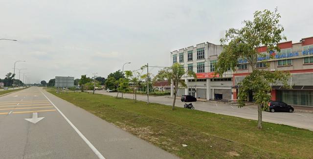 Shop Office For Rent |Prime Main Road Frontage Pekan Pahang 1