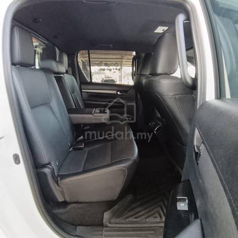 2020 Toyota HILUX 2.8 BLACK EDITION (A) - 4