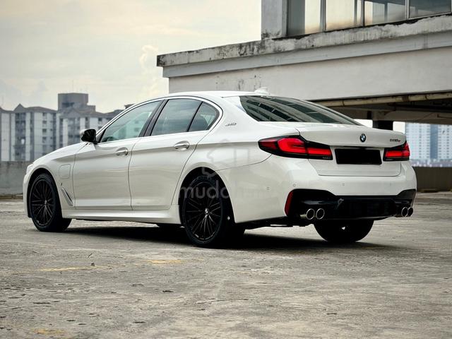 BMW 530e 2.0 - 70KM FULL SRVC RCRD WRRTY 3YRS - 4
