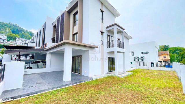 CORNER LOT FLEXIBLE BOOKING 3 Storey Superlink Nassim Heights Ampang 1