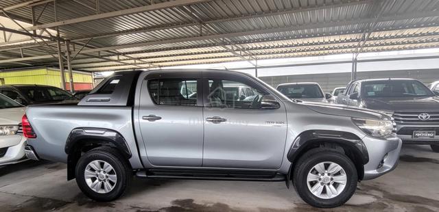 2016 Toyota HILUX 2.4 G (A) 4x4 d/cab - 5