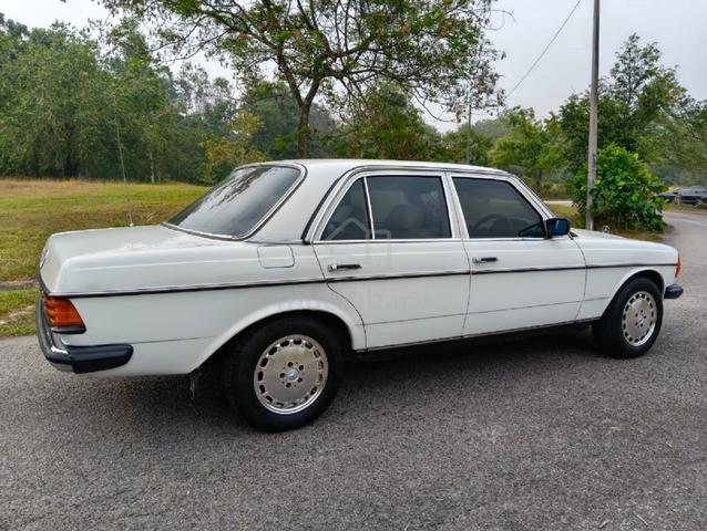 1995 Mercedes Benz 230 2.0 W114 (A) - 3