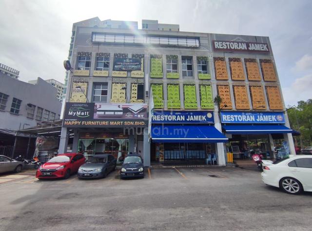 3 Storey Corner Shop For Sale at Cyberjaya, facing front road 1