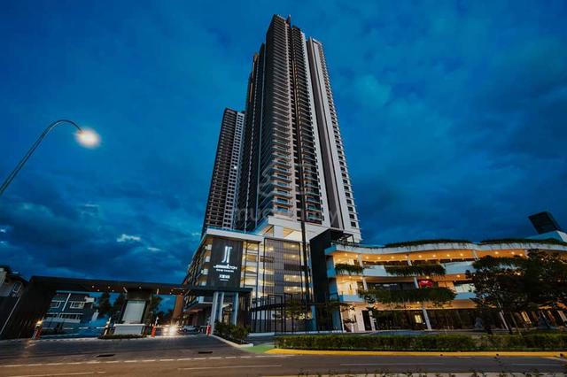 Jesselton Twin Towers 1