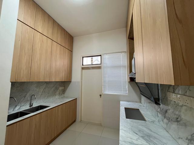Eco Granduer @ Graham 2 Storey House Kitchen Cabinet 1