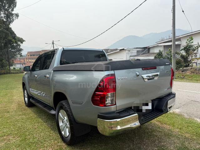 Toyota Hilux - 2