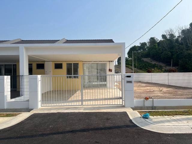 [CORNER]Bukit Banyan Cassia Single Storey Terrace For Sale 1