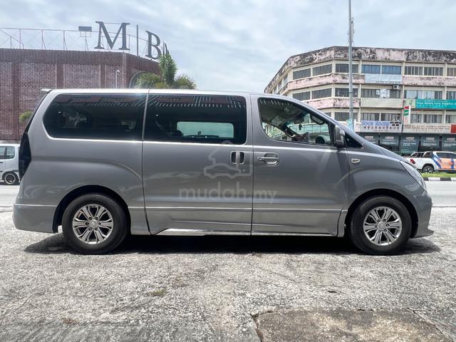YR 2017 Hyundai GRAND STAREX 2.5 ROYALE PREMIUM - 4