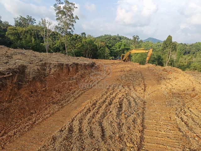 Kuala Kubu Bharu land with Genting View beside road 5