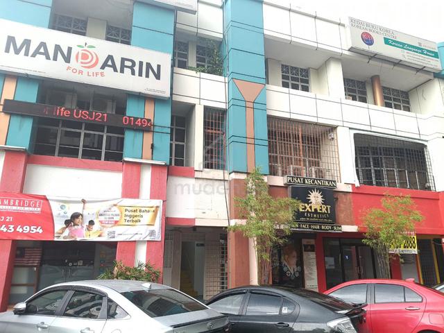 High-Visibility Freehold Shop in 𝐔𝐒𝐉 𝟐𝟏, 𝐒𝐮𝐛𝐚𝐧𝐠 𝐉𝐚𝐲𝐚 1