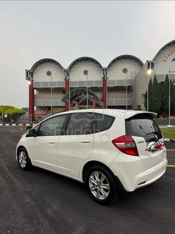 2014 Honda JAZZ GE 1.5 VTEC AUTO - 5