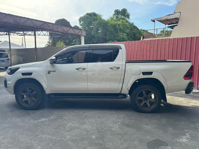 2016 Toyota HILUX 2.4 G VNT (A) LOAN KEDAI IC SHJA - 4