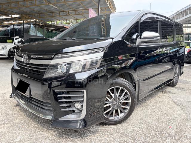 KIRAMEKI Toyota VOXY 2.0 Alpine Player 2PwrDoor - 2