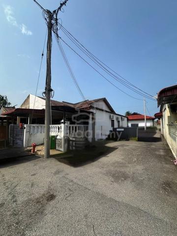 Teres Setingkat EndLot Fully Reno Taman Setelit, Beserah Batu hitam 1