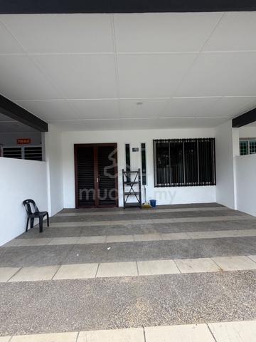 Double Storey Intermediate Terrace House Taman Uni Central 1