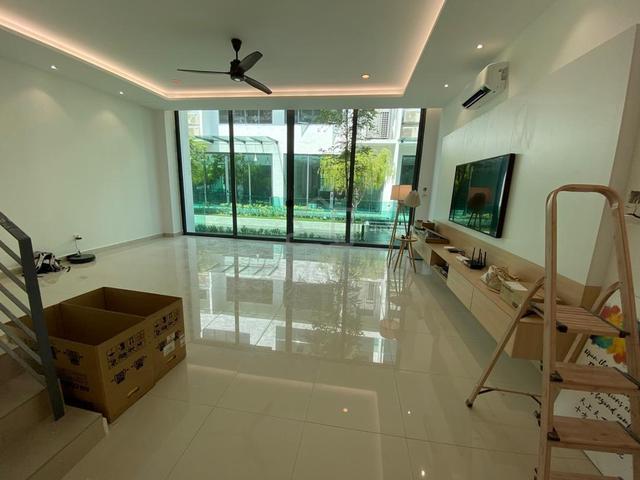 Reflexion @ Xania 3 Storey Villa 22x75 Puchong South 1