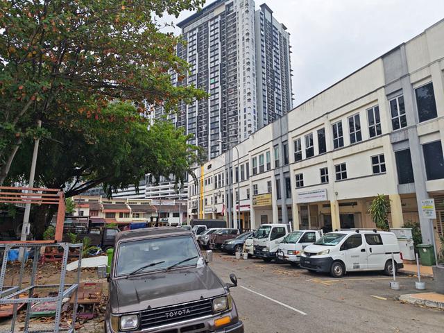 Oug / Tan Yew Lai 1 Storey Light Industrial Factory for Rent 1