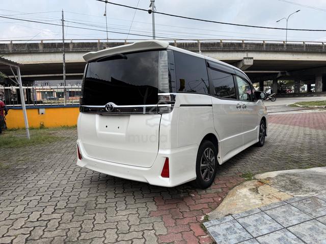 2022 Toyota VOXY ZS KIRAMEKI III 2.0 (A) - 4