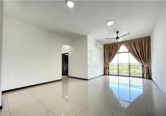 Molek Regency 1