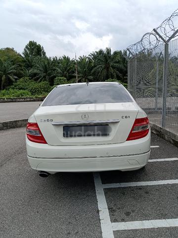2011 Mercedes Benz C200 CGI BlueEFCY - 2
