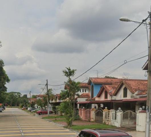 Taman Molek Single Storey Hse For Rent 1