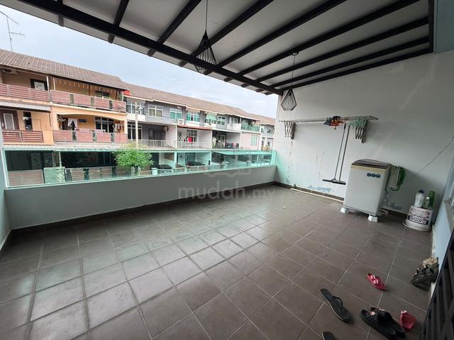 Cash bck scientex senai 2.5 storey fully reno full loan cheap unit hot 1