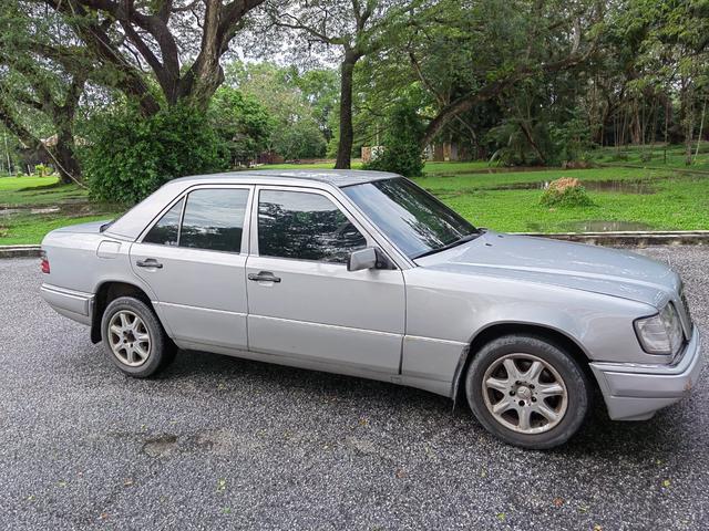 1995 Mercedes Benz 220E 2.2 W124 (A) - 4