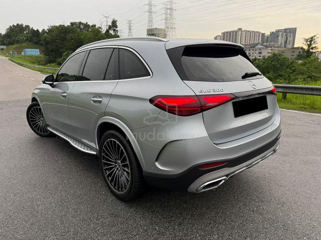 2024 Mercedes Benz GLC300 F.S.R 10K UNDER WARRANTY - 4