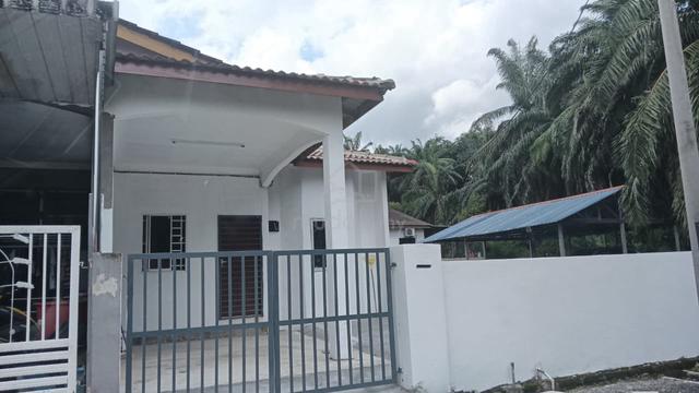 Single Storey Terrace End Lot, Taman Widuri, Sungai Jawi, Penang. 1