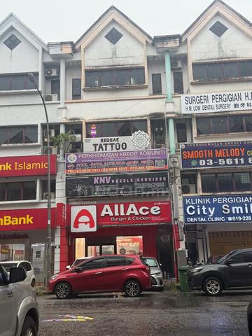 Shop 3rd floor, Bandar Sunway, next  Sunway Pyramid, Selangor 1