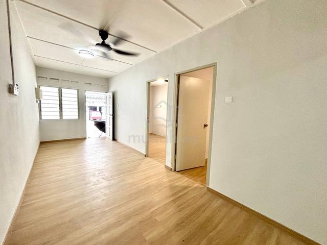 Taman Rinting Gelam Megah Ria Renovated Unit [ Cantik / Full Loan ] 1