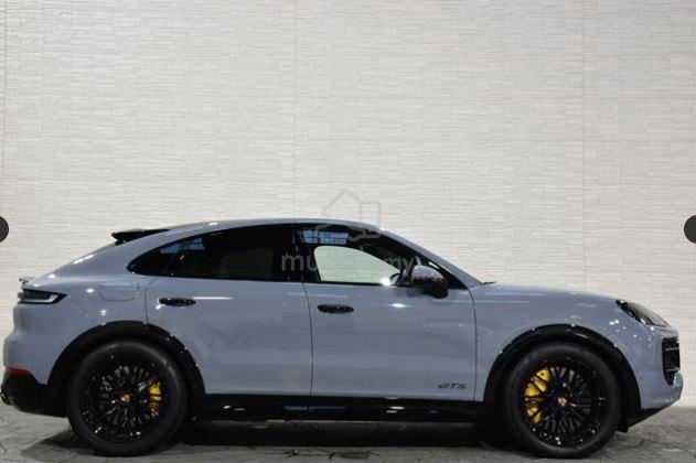 2025 Porsche CAYENNE COUPE GTS PANROOF BOSE 8K 5A - 5