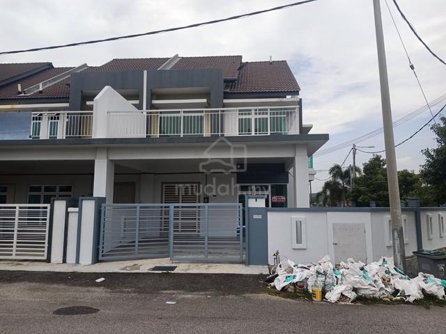 Corner lot Double Storey house in Taman Desa Bertam Melaka 1