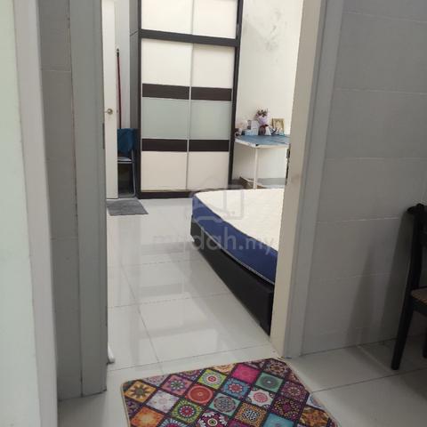 Large Room built in bathroom Selayang 1