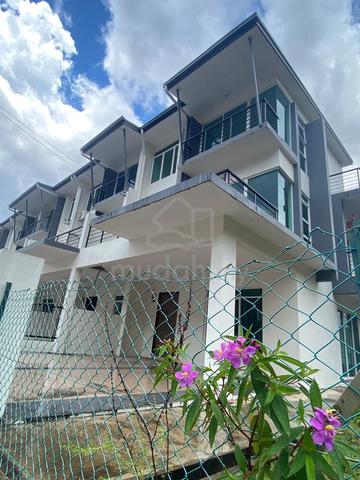 Penampang New House l Corner l 2.5 Storey Terrace l Big Balcony 1
