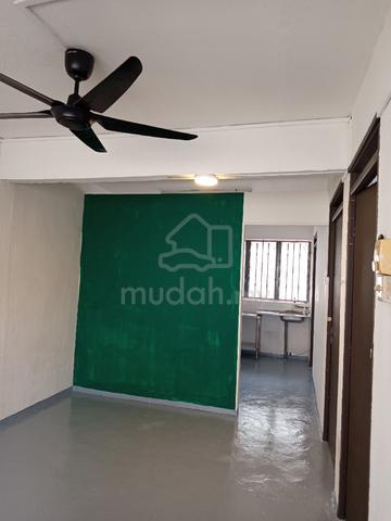 Flat Taman Ungku Tun Aminah 1