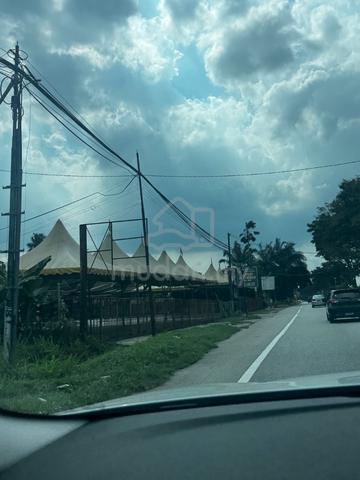 Kajang Jalan Sekamat, Batu 14, used car lot facing main road 1