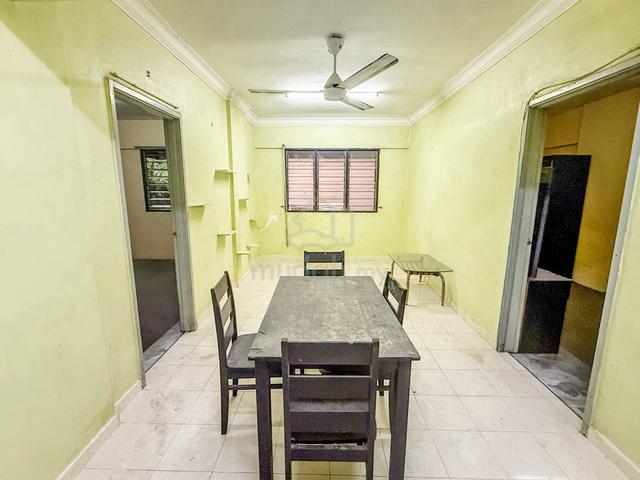 Aman Putra Apartment 1
