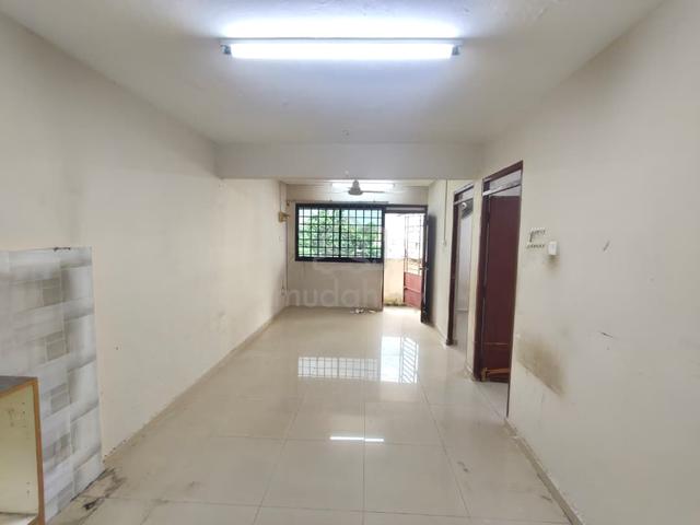 Flat Taman Ungku Tun Aminah 1