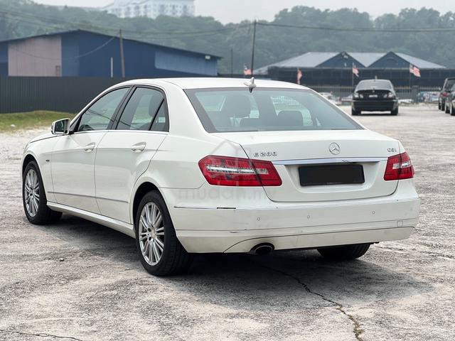 Mercedes Benz E-CLASS 1.8 200 CGI OR/PAINT CONDITI - 2