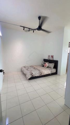Master Room at Indahria Apartment Fully furnished Zero Deposit (Nego) 1