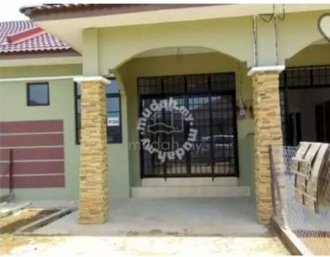 Rumah teres Kg Raja, Besut 1