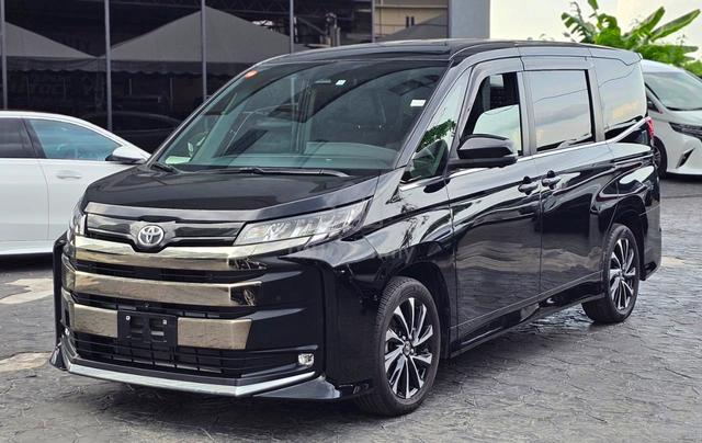 2023 Toyota NOAH 2.0 Z (A) S-Z 4 Cam BSM PowerBoot - 1