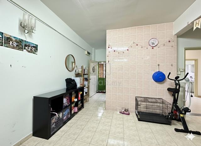 Pandan Court 1