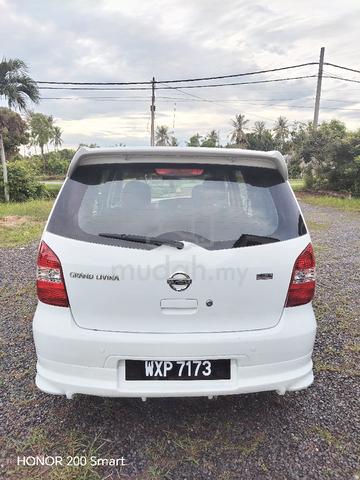 2012 Nissan GRAND LIVINA 1.6 IMPUL MC FACELIFT (A) - 4