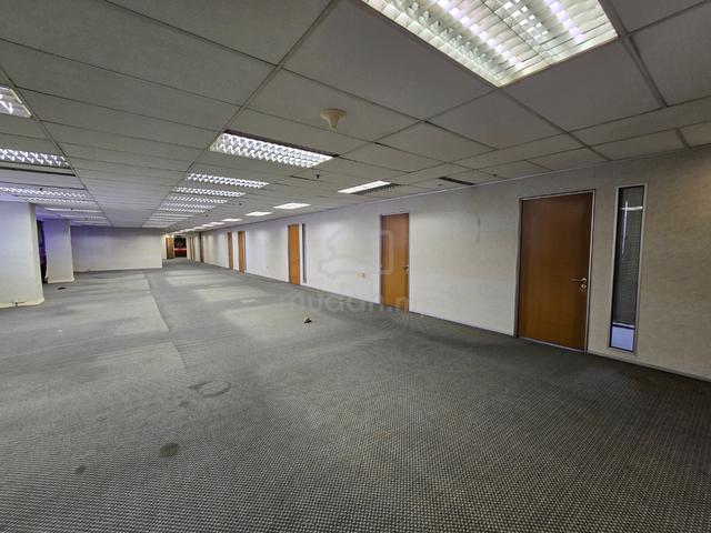 Partially Fitted, Office space Wisma Chase Perdana, MRT Semantan 1