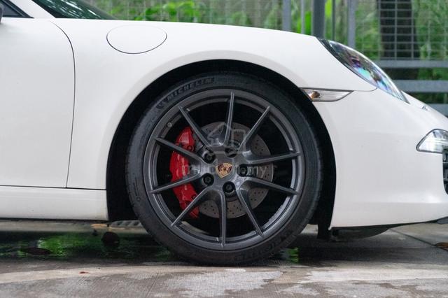 Porsche 911 Carrera S 3.8 2012 - 3